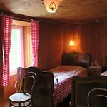 Edelweiss Mountain Guest House - 1 Hour Hike Up From Zermatt Station - On Hiking Trail - No Transport