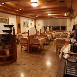 Alpine Budget Rooms By Taescherhof