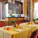 Hotel Simi