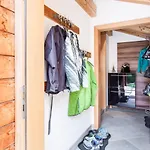 Chalet Hinter Dem Rot Stei