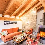 Chalet Hinter Dem Rot Stei