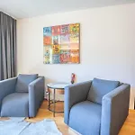 Moderne Wohnung Mit Ausblick Und Viel Sonne