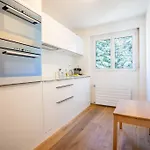 Moderne Wohnung Mit Ausblick Und Viel Sonne