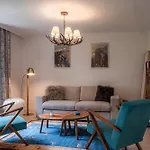 Chalet Tidu Modern Chic Stylish