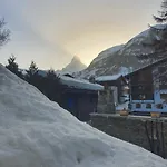 Charmant Au Pied Du Cervin