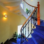 Le Petit Charme-Inn
