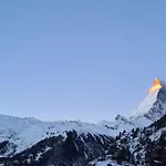 Rooftop Apartment - The Real Matterhorn View