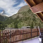 Haus Andorra Mit Matterhornblick