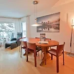 Apartment Lora, La Villa Emeline