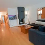 Apartment Lora, La Villa Emeline