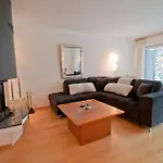 Apartment Lora, La Villa Emeline