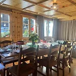 Cozy Room In Cozy Shared Flat - Prime Zermatt Location