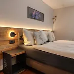Chalet A La Casa