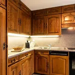 Chalet Aroleid