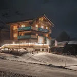 Aroleid Lodge