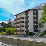 Apartment Matten