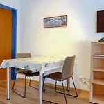 Apartment Matten