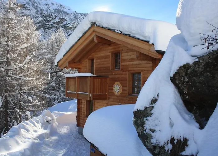 Chalet Hinter Dem Rot Stei