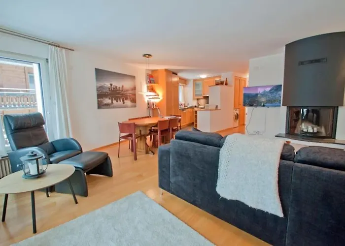 Apartment Lora, La Villa Emeline