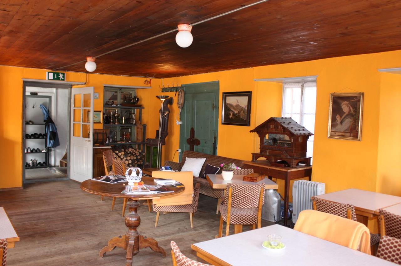 Edelweiss Mountain Guest House - 1 Hour Hike Up From Zermatt Station - On Hiking Trail - No Transport Lodge Zermatt
