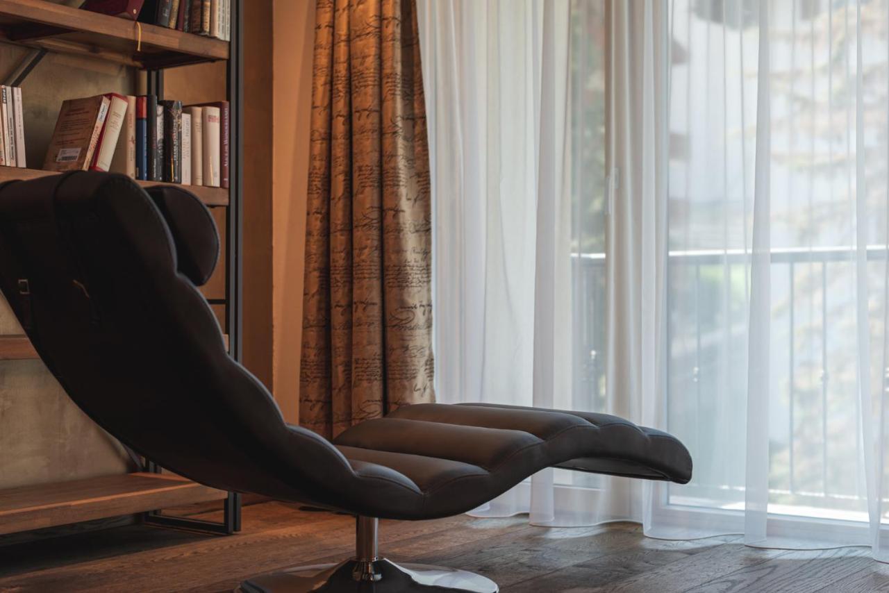 Joe's Place - Luxury Lifestyle