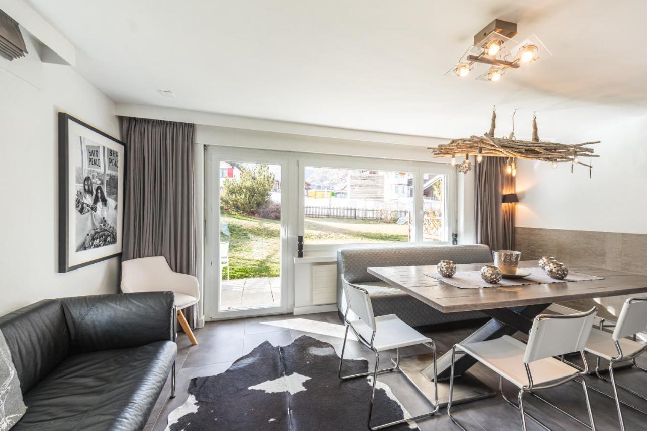 Apartment & Modern By *