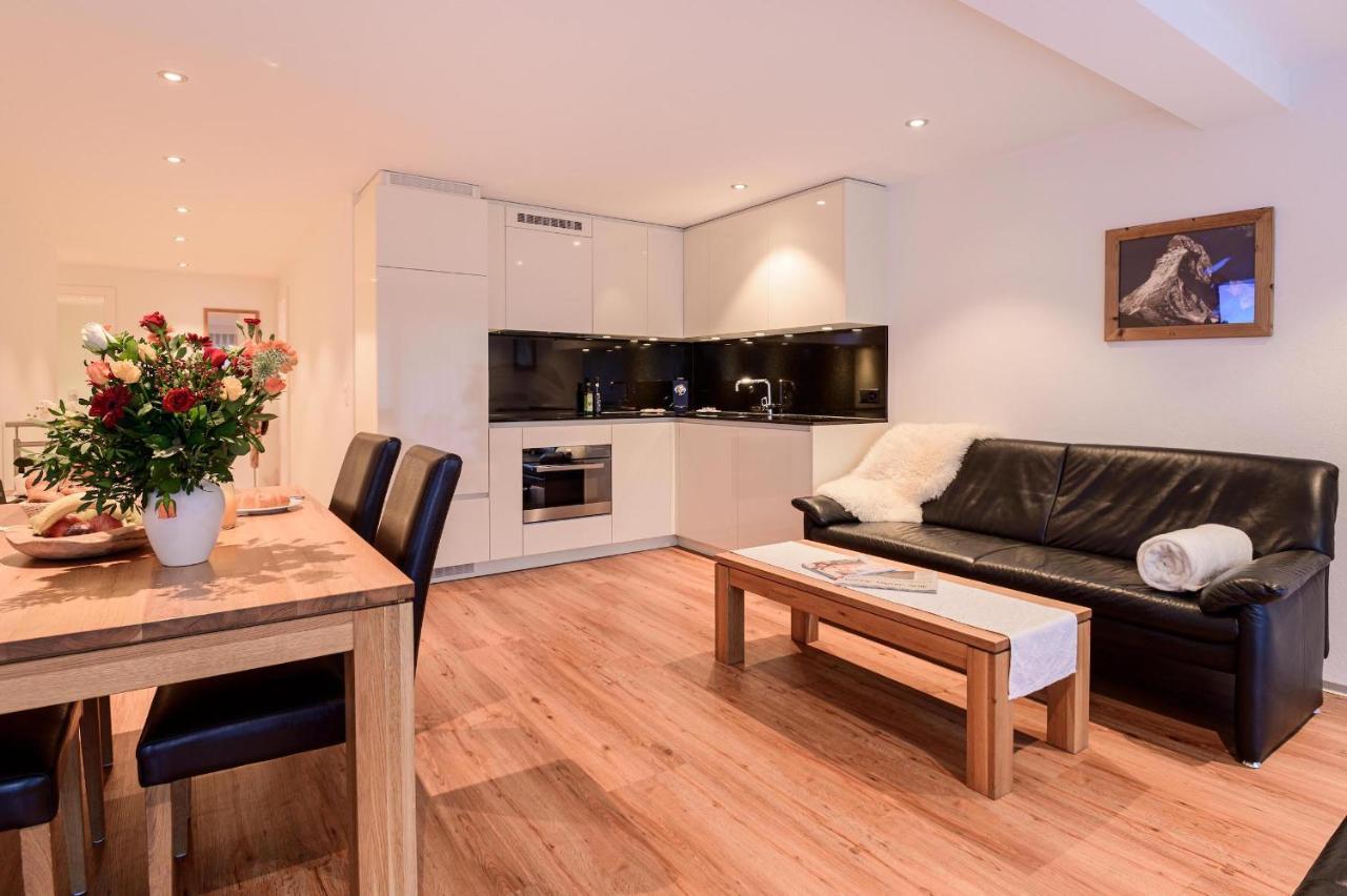 Jolimont Apartment *