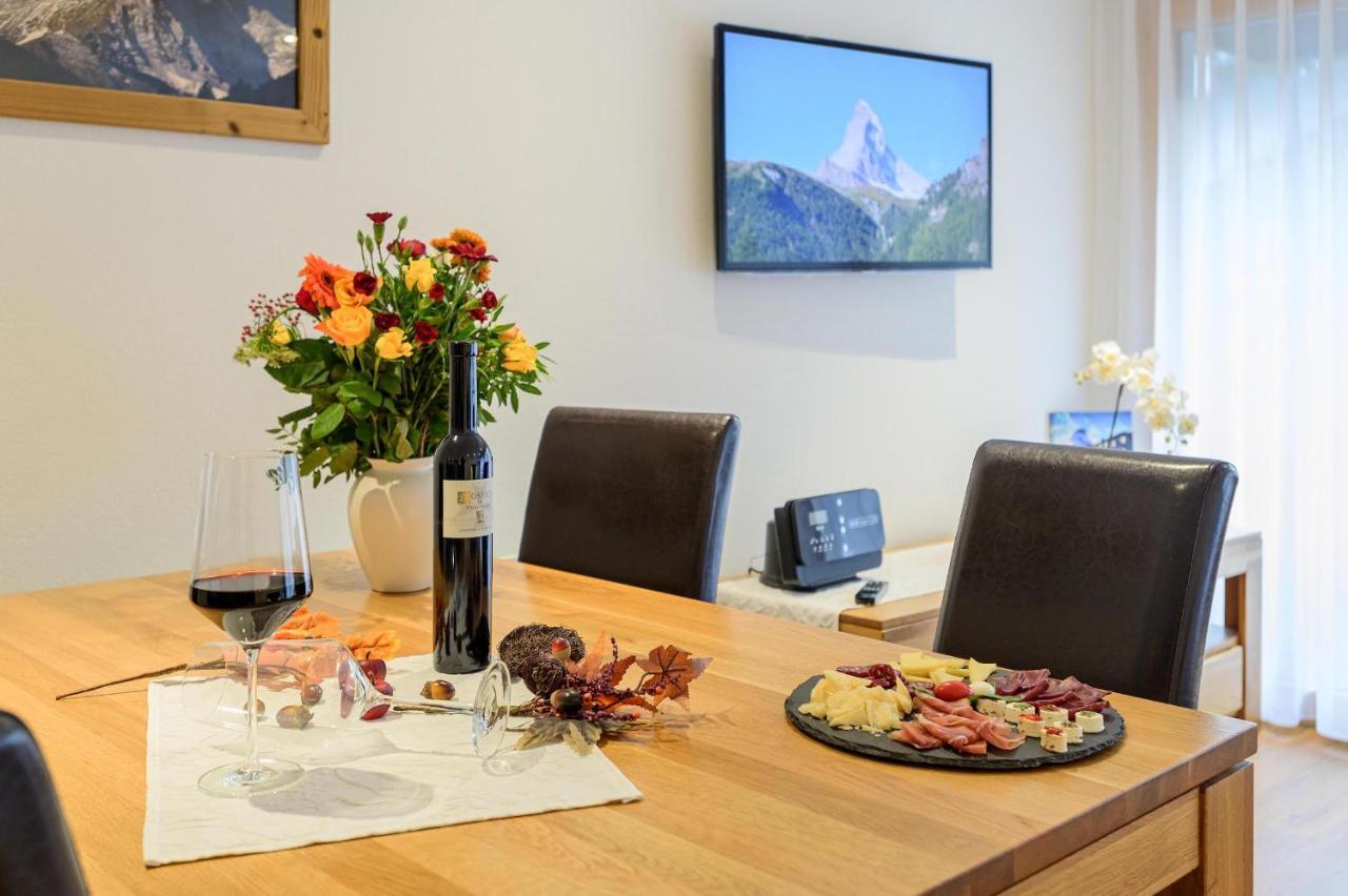 Jolimont Apartment *