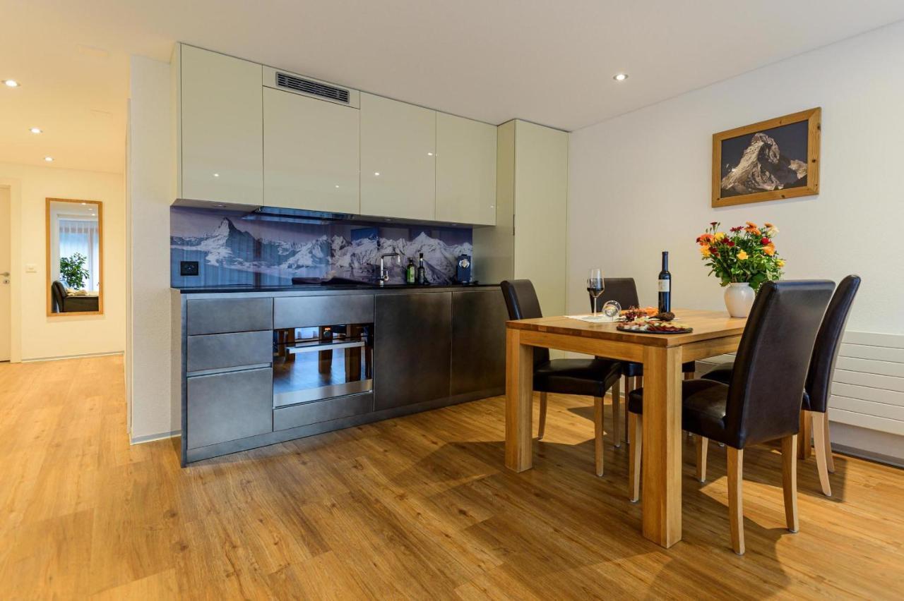 Jolimont Apartment *
