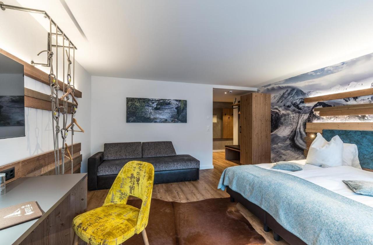 Hemizeus&iremia Hotel
