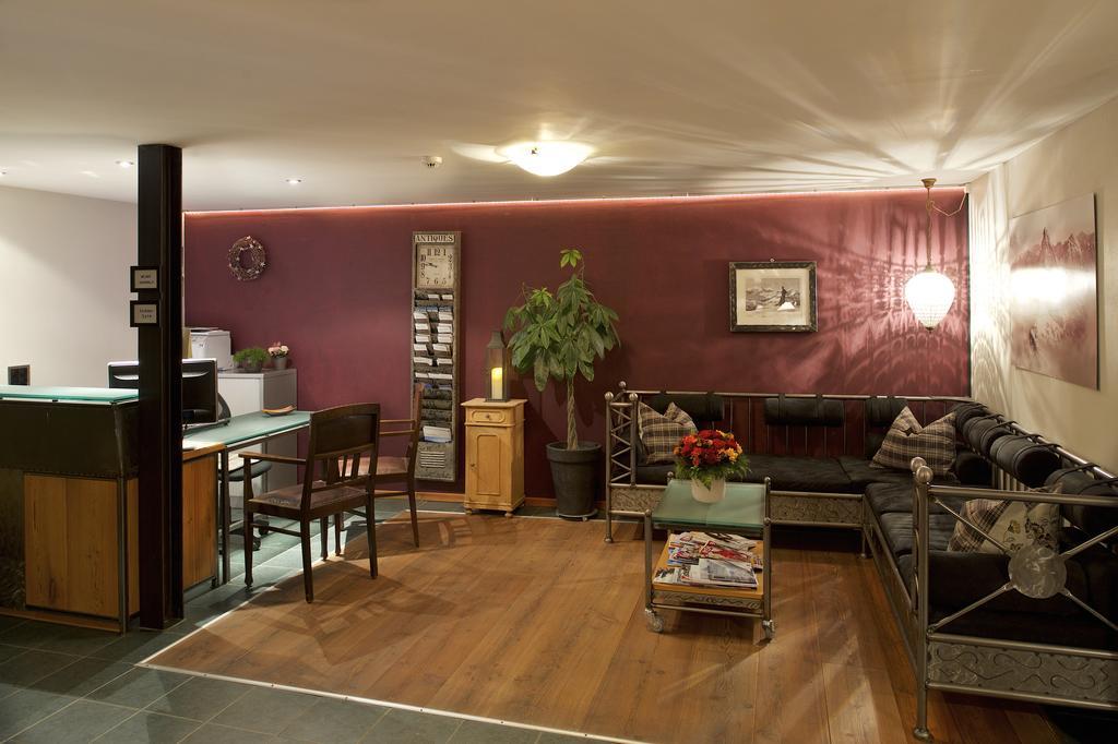 22 Summits Aparthotel