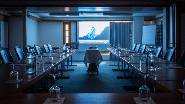 Pollux Hotel 4*