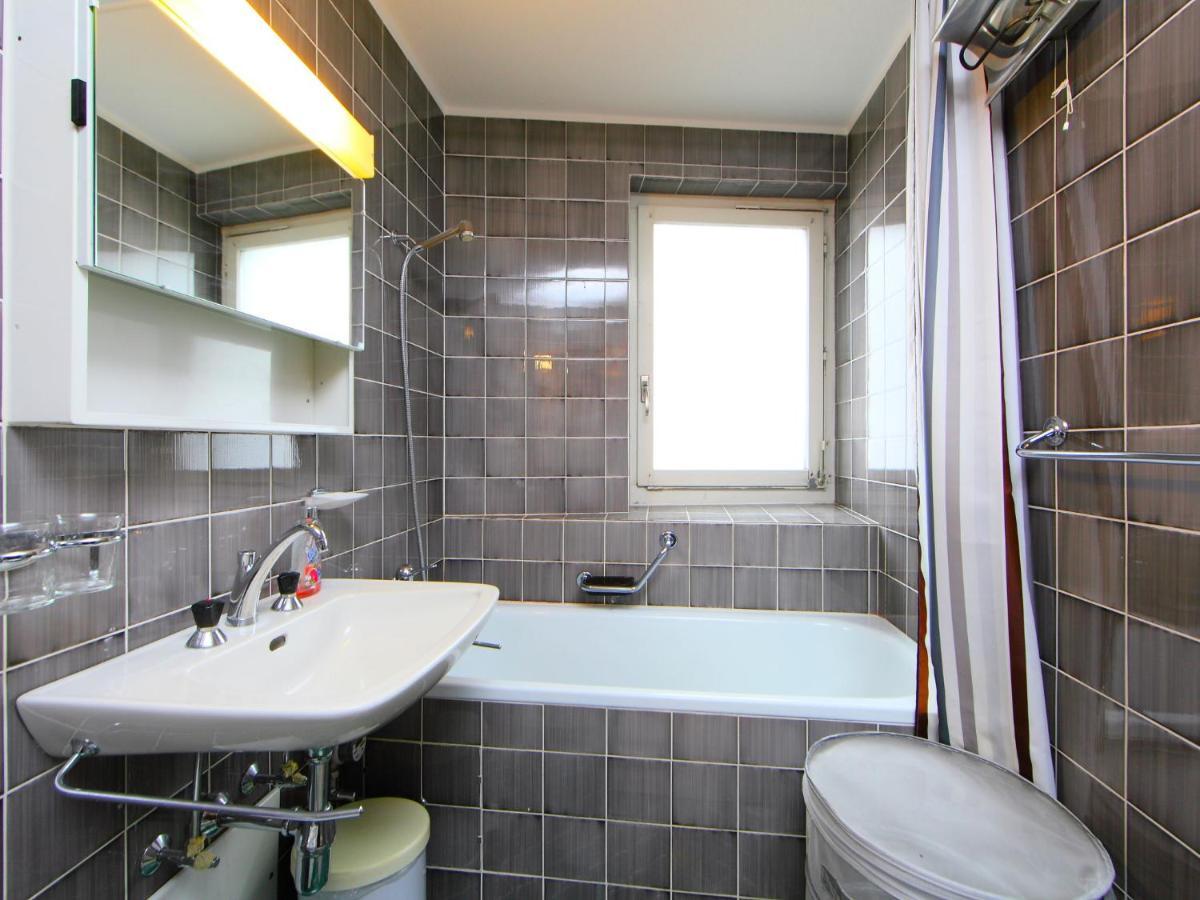 Center By Interhome