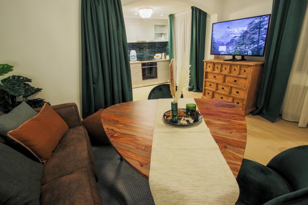 Antoine Serviced By Mirabeau Apartment