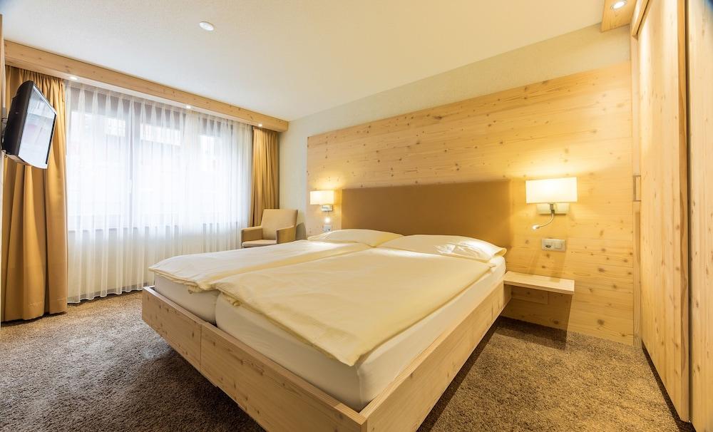Derby Hotel 3*