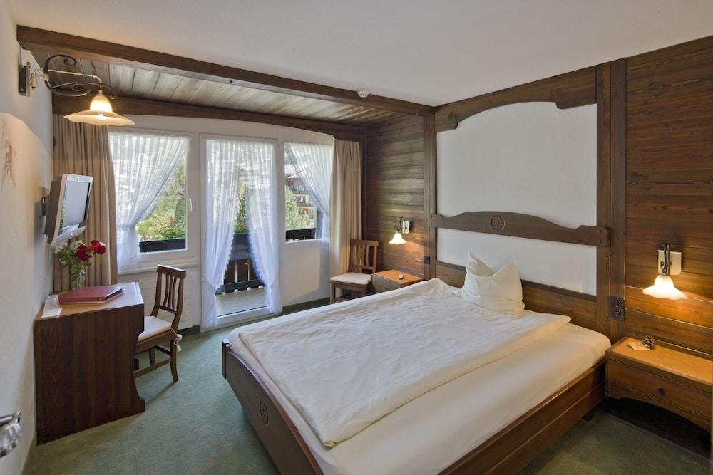 Hotel Antika Hotel 3*