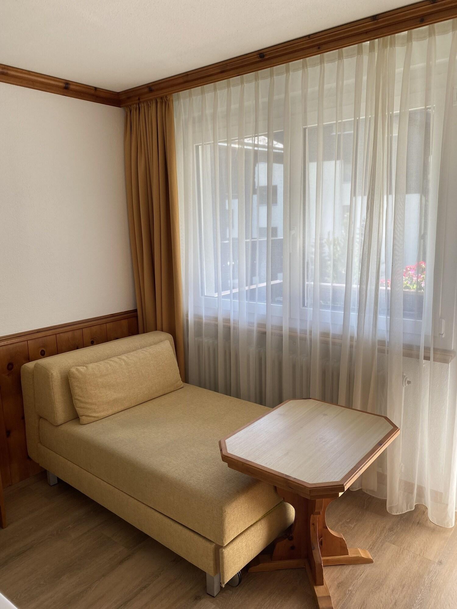 Adonis Hotel 3*