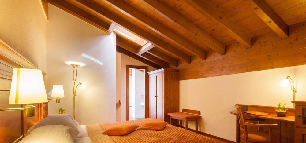 National - Matterhorn Views, Sunnegga Gateway & Hotel 4*