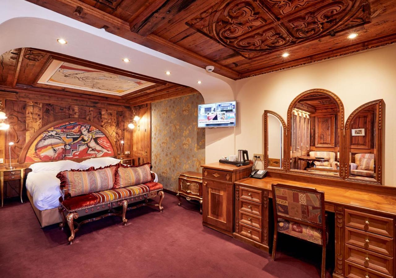 Alex Hotel 4*
