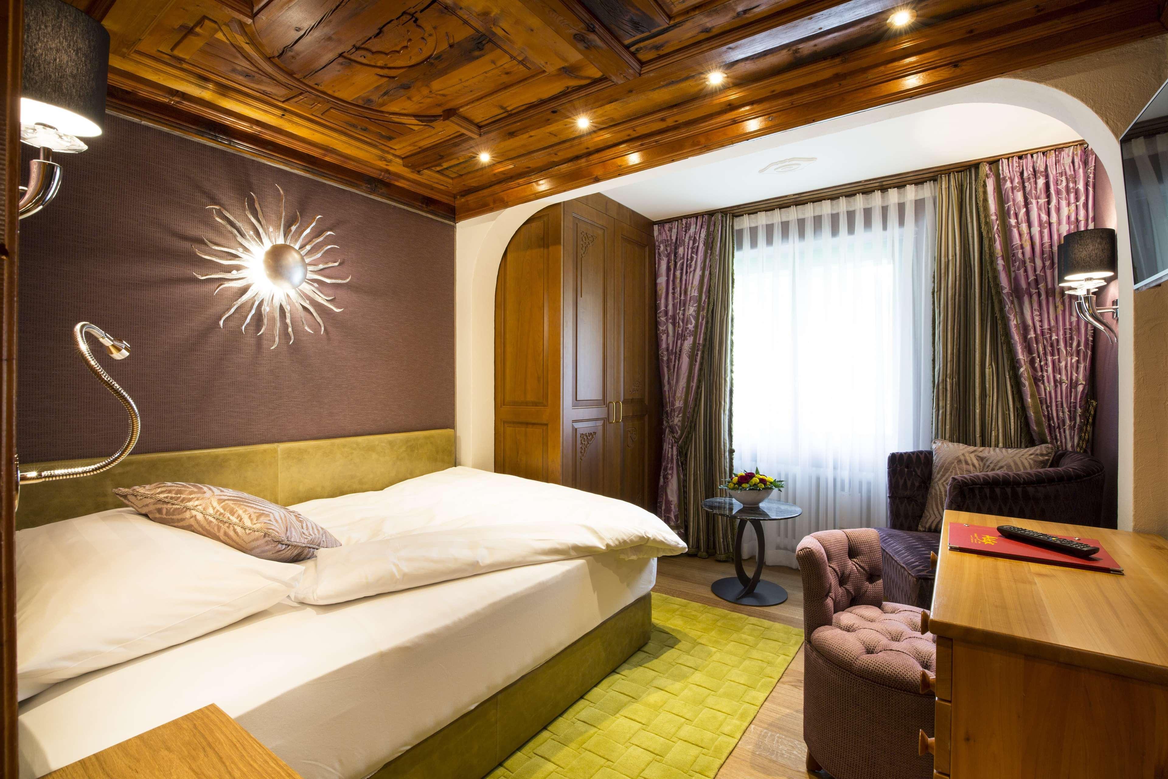 Alex Hotel