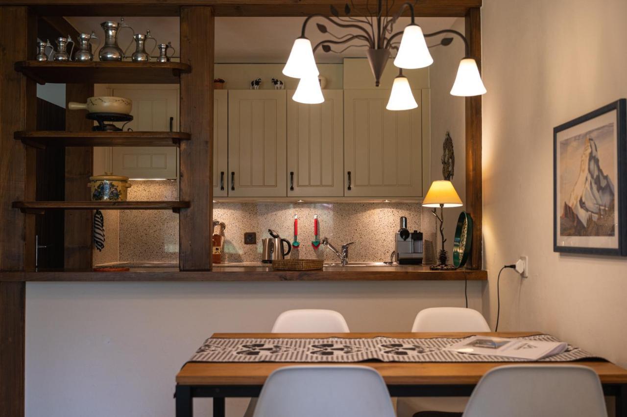 Gretas Home-city Center Studio Apartment