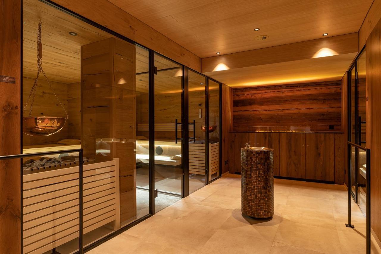 Pollux Hotel 4*