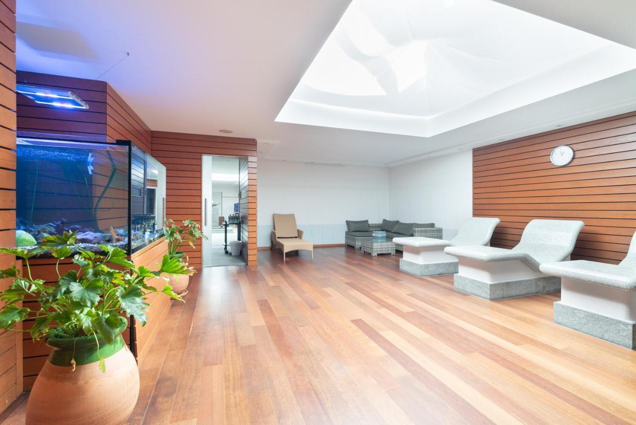 Haus Whymper By Premium *