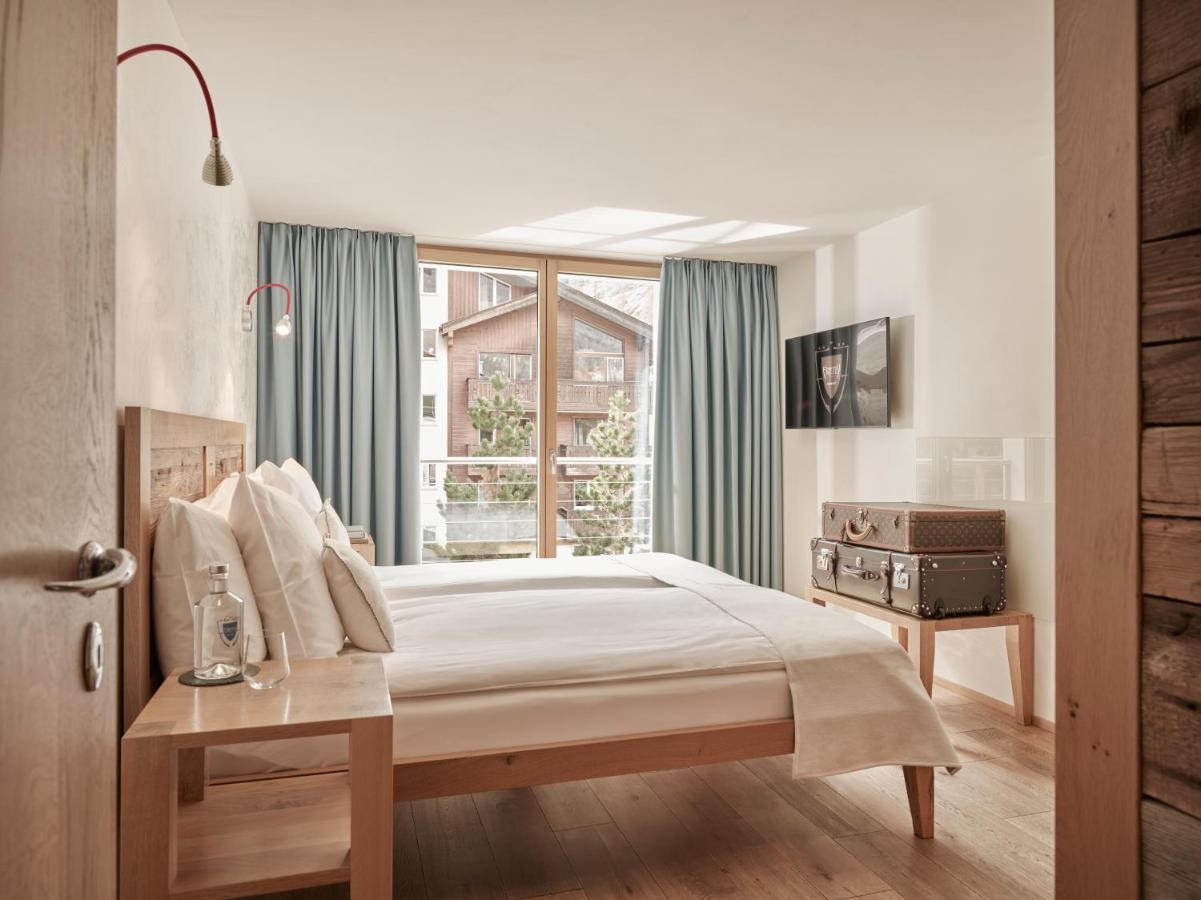 Firefly Luxury Hotel 4*