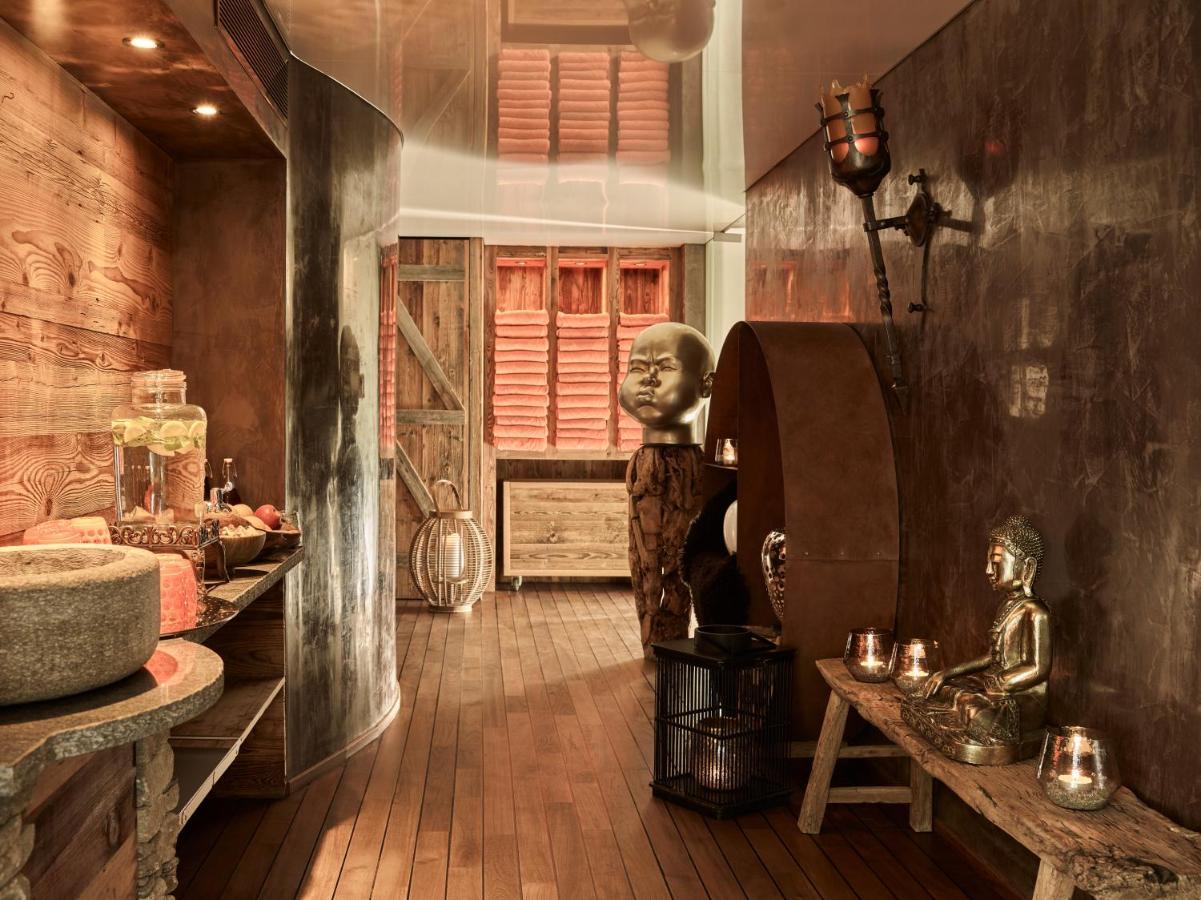 Firefly Luxury Hotel 4*