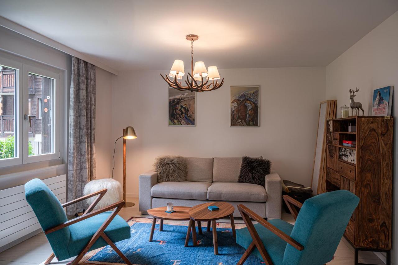 Tidu Modern Chic Stylish Apartment