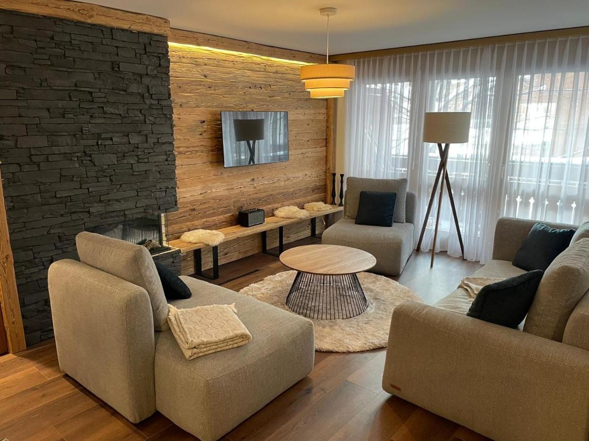 Everest Apartment *