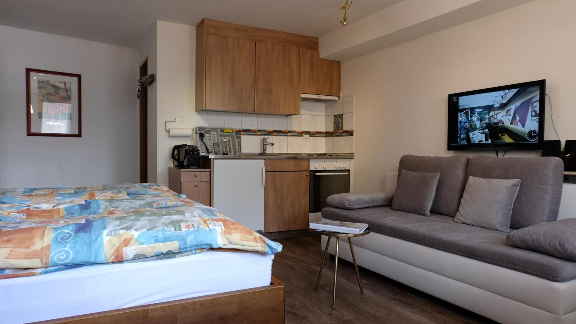 Artist & Garni Aparthotel 3*