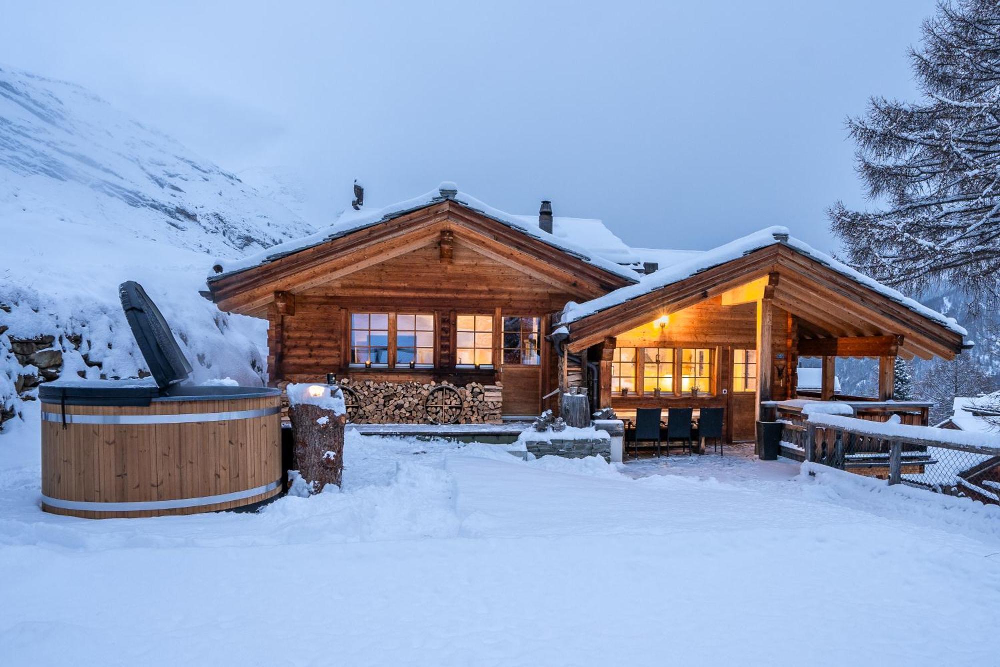 In & Out Marmo In * Zermatt