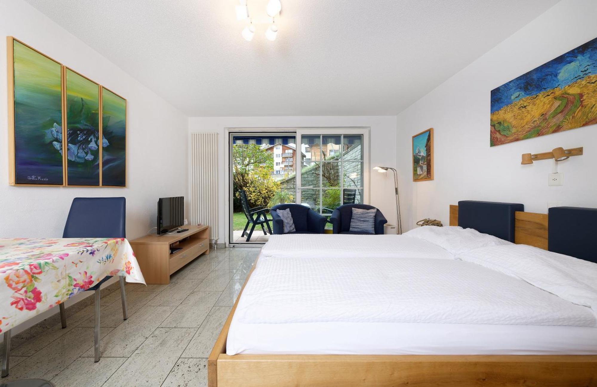 Apartment Aura